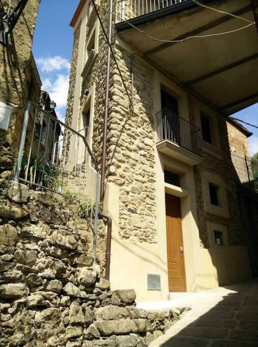 Casa Torre Con Terrazza Panoramica Villa Futani Екстериор снимка
