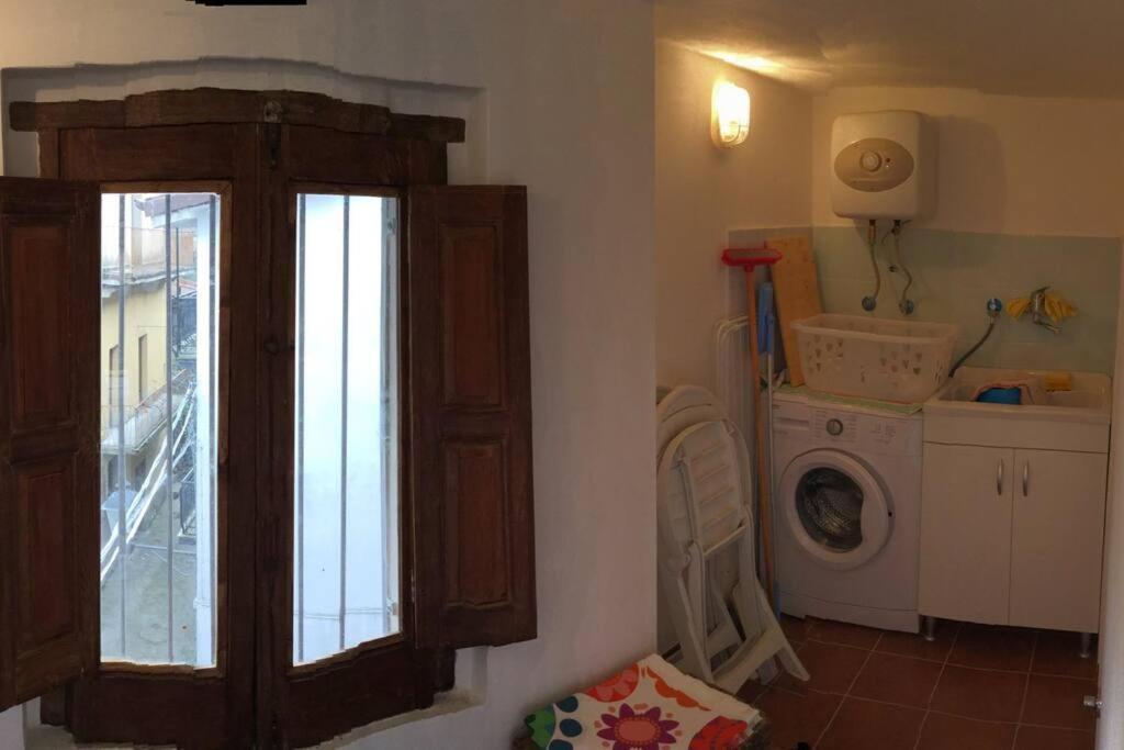 Casa Torre Con Terrazza Panoramica Villa Futani Екстериор снимка