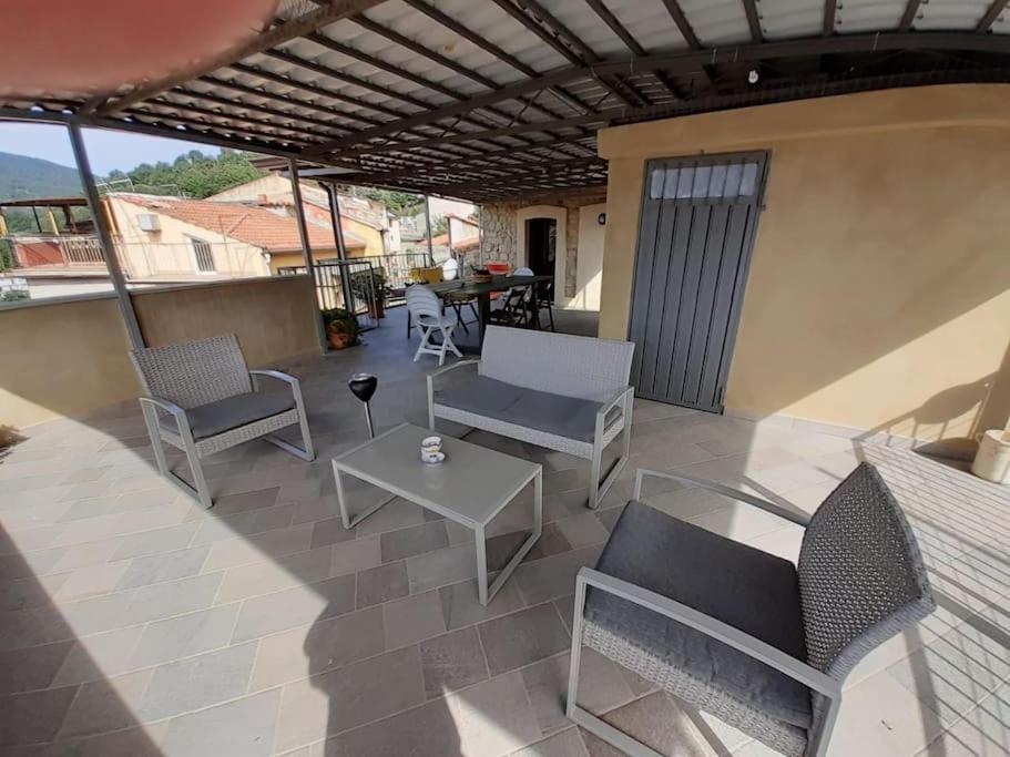 Casa Torre Con Terrazza Panoramica Villa Futani Екстериор снимка